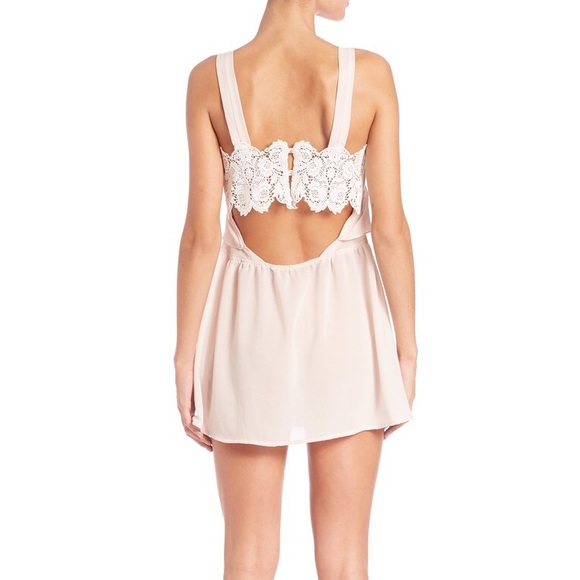 Sienna Sleeveless Keyhole Dress - Picture 2 of 8